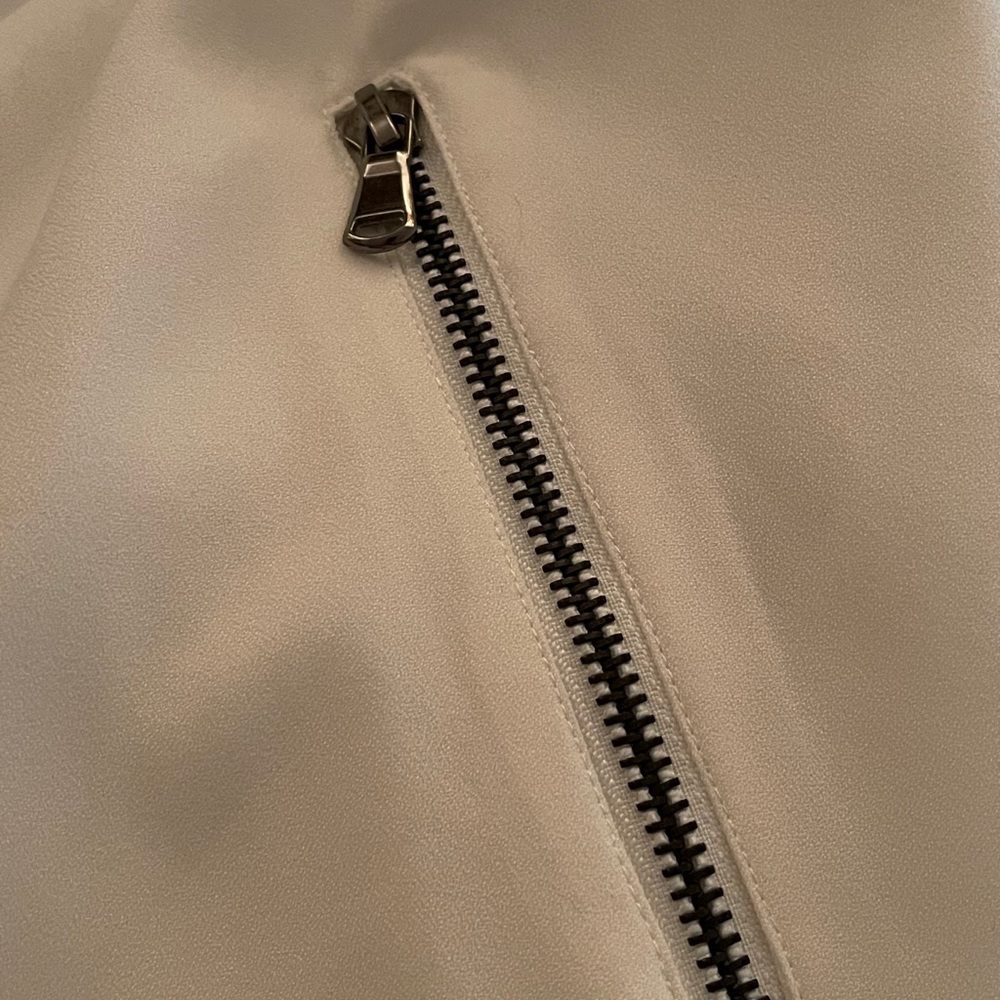 Blazer - Picture 6 of 7